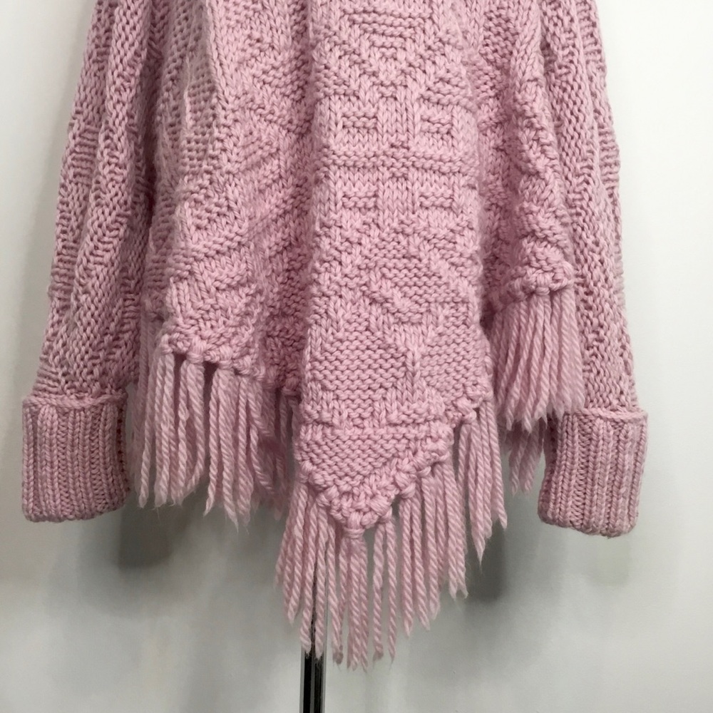 100% wool Elegant Mauve Turtleneck Poncho Sweater - Picture 5 of 13